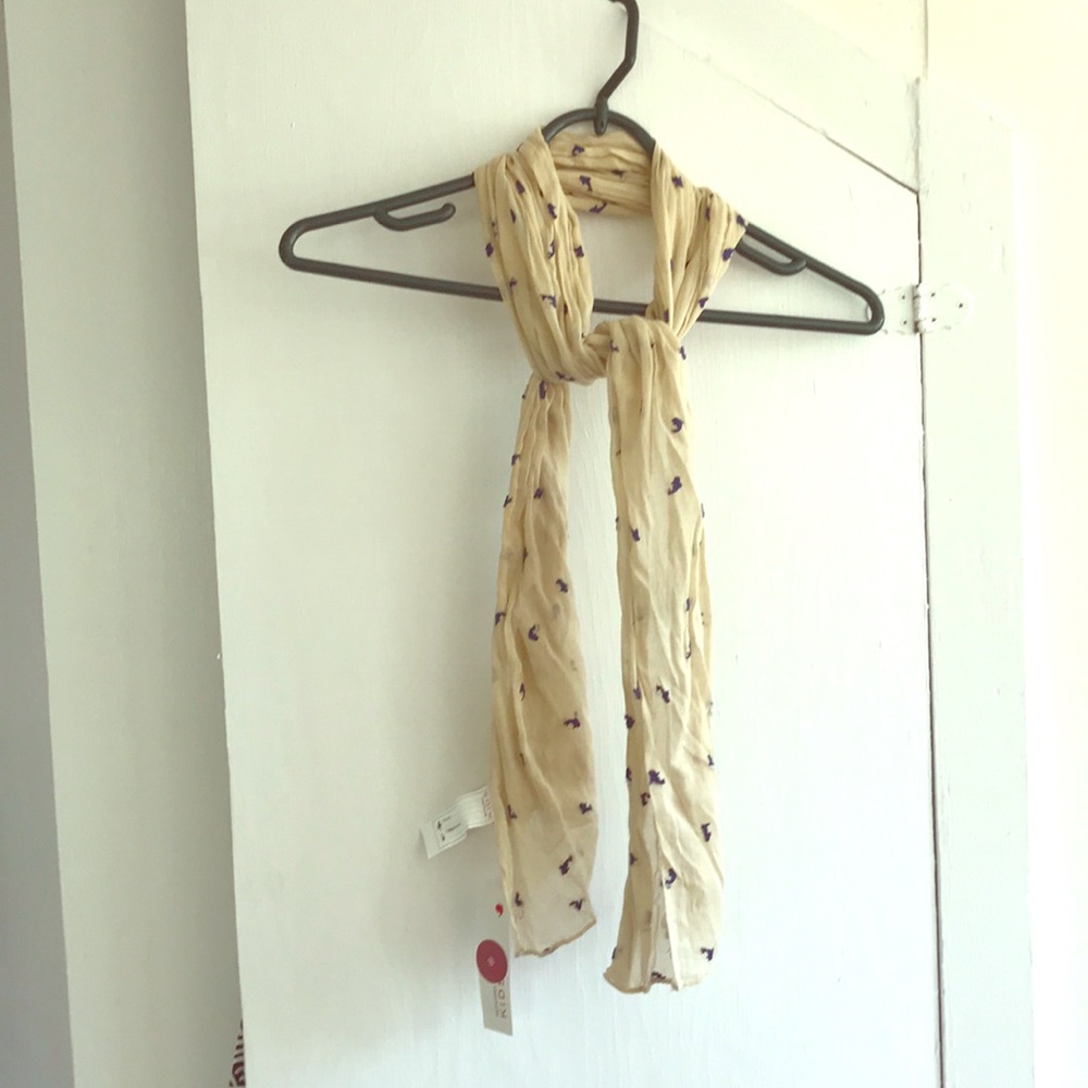 Cream cotton scarf with blue spots
